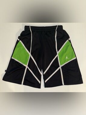 Jordan Dri-Fit Black and Green Basketball Shorts Men’s Size Large
